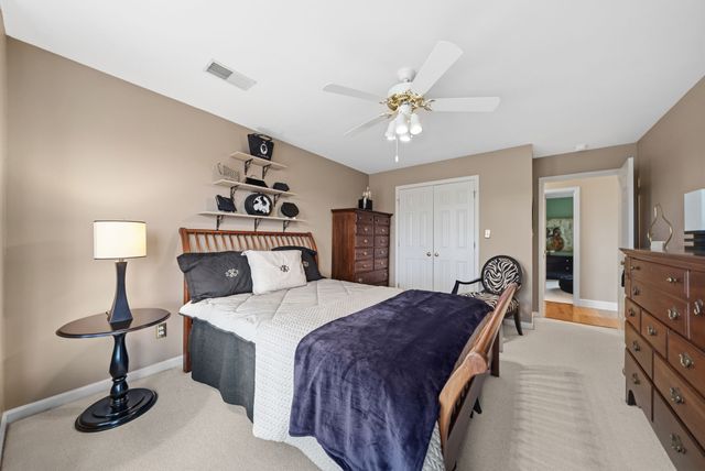 1312 Shallow Lake Cir, Hopkinsville, KY 42240