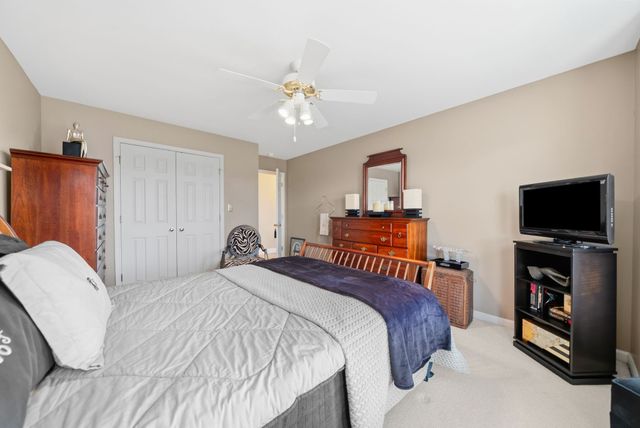 1312 Shallow Lake Cir, Hopkinsville, KY 42240