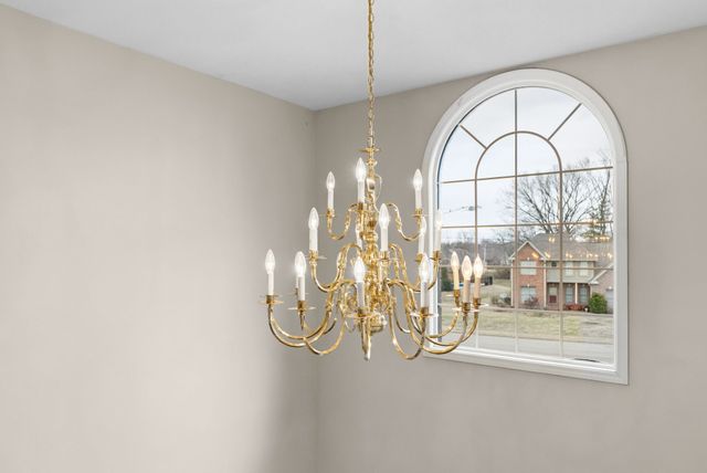 1312 Shallow Lake Cir, Hopkinsville, KY 42240