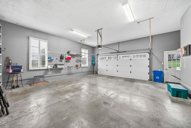 1312 Shallow Lake Cir, Hopkinsville, KY 42240