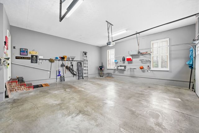 1312 Shallow Lake Cir, Hopkinsville, KY 42240