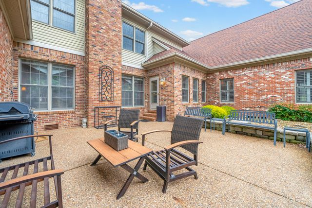 1312 Shallow Lake Cir, Hopkinsville, KY 42240