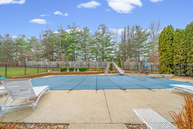 1312 Shallow Lake Cir, Hopkinsville, KY 42240