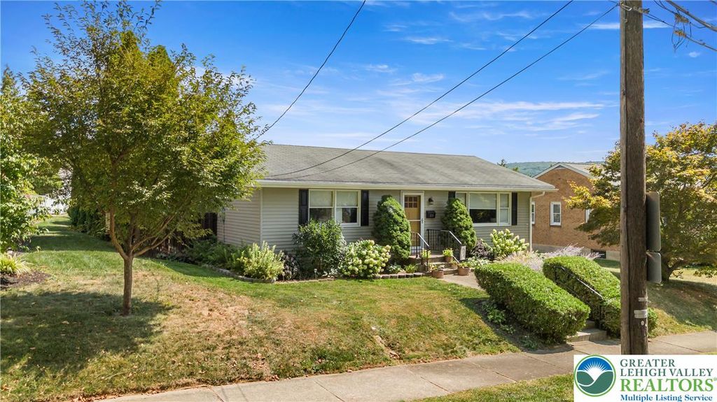320 8th Avenue, Bethlehem City, PA 18018