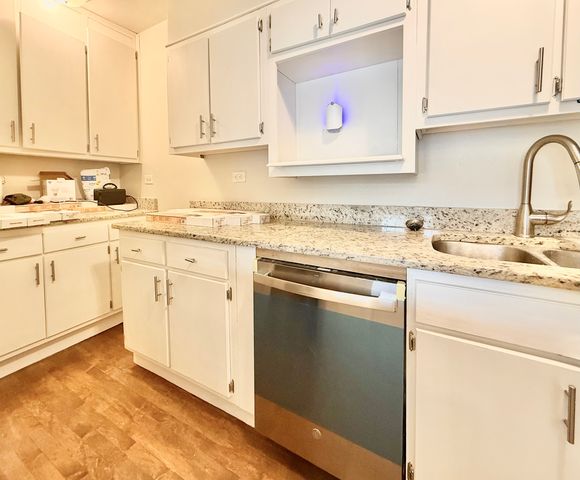 314 N Maple Avenue 3S, Oak Park, IL 60302