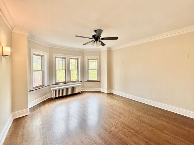 314 N Maple Avenue 3S, Oak Park, IL 60302