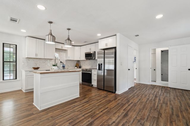 2038 Avon Drive, Denison, TX 75020