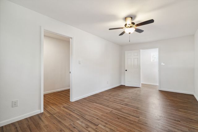 2038 Avon Drive, Denison, TX 75020