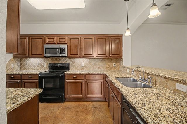 3321 Lieutenant Avenue, College Station, TX 77845
