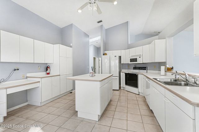 813 Oakwood Drive, Melbourne, FL 32940