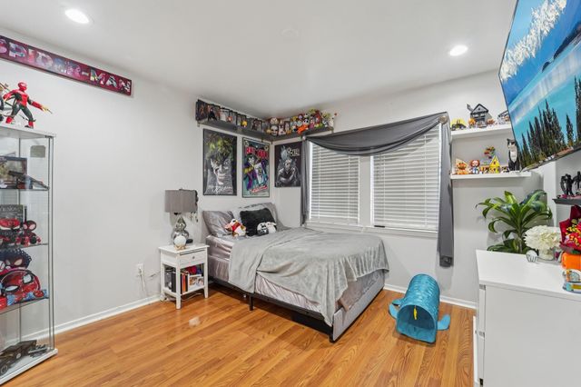 2004 S Palm Court, Pasadena, TX 77502