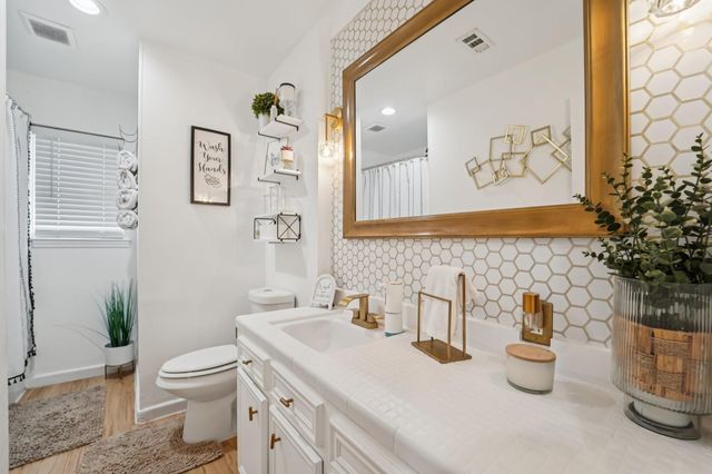 2004 S Palm Court, Pasadena, TX 77502