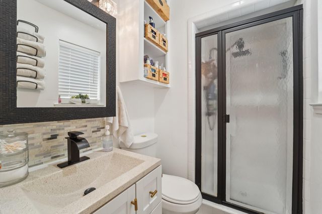 2004 S Palm Court, Pasadena, TX 77502