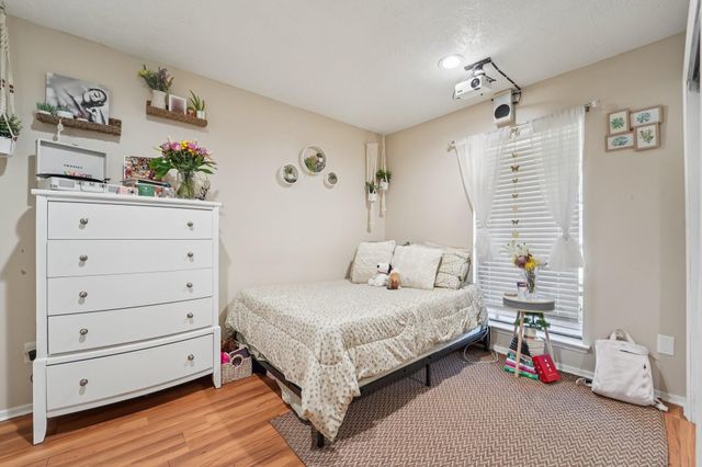 2004 S Palm Court, Pasadena, TX 77502