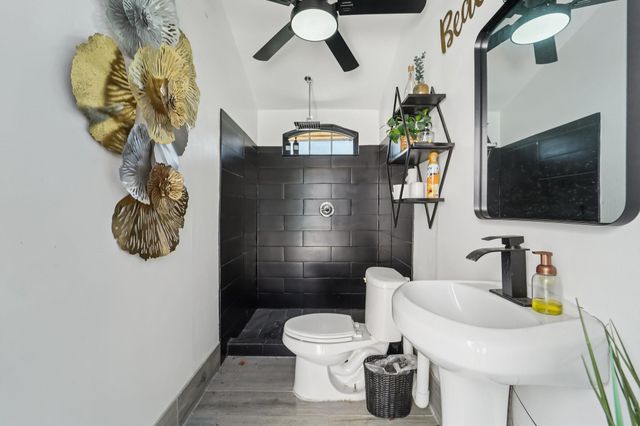 2004 S Palm Court, Pasadena, TX 77502