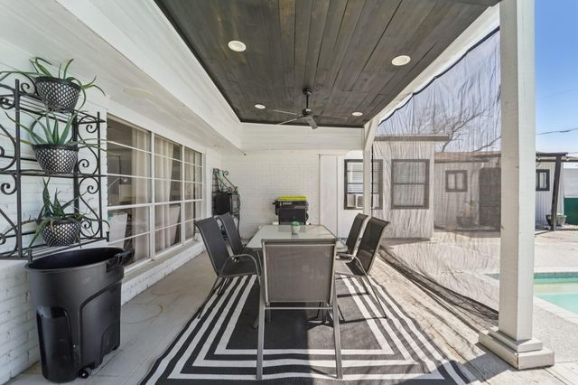 2004 S Palm Court, Pasadena, TX 77502