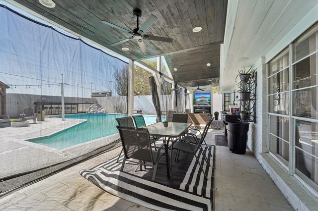 2004 S Palm Court, Pasadena, TX 77502