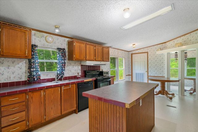 1637 Flat Branch Road, Tunnel Hill, GA 30755