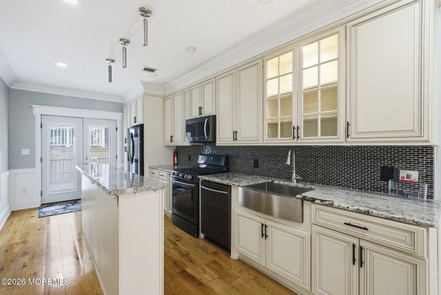 245 Jewett Avenue, Jersey City, NJ 07304