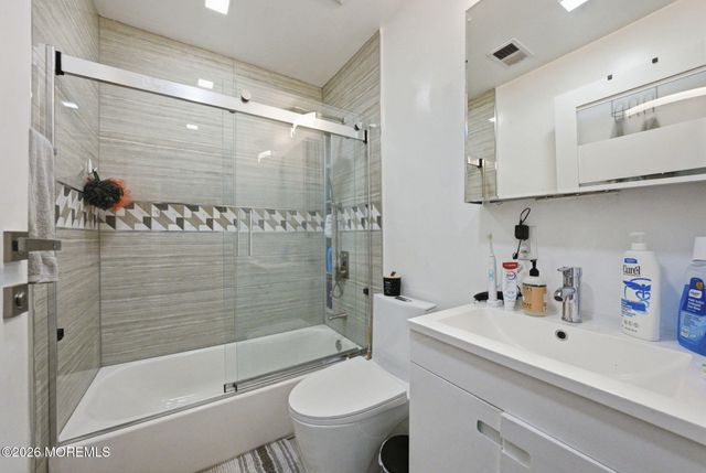 245 Jewett Avenue, Jersey City, NJ 07304