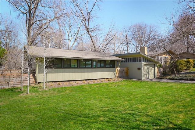 4504 W 78th Street, Prairie Village, KS 66208