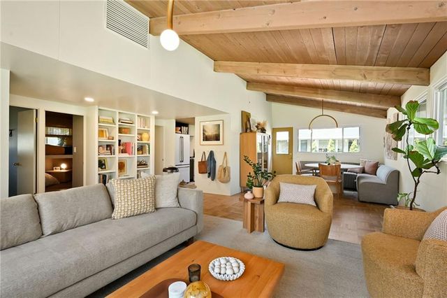 4504 W 78th Street, Prairie Village, KS 66208