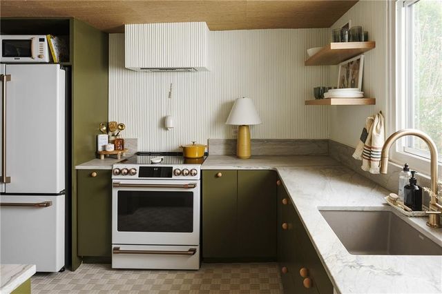 4504 W 78th Street, Prairie Village, KS 66208