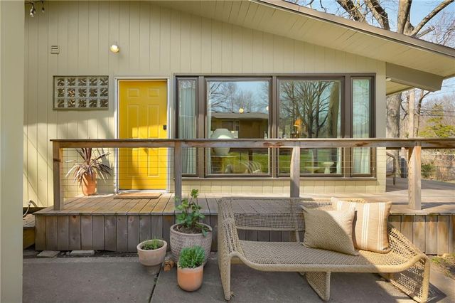 4504 W 78th Street, Prairie Village, KS 66208