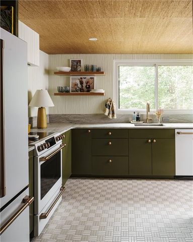 4504 W 78th Street, Prairie Village, KS 66208