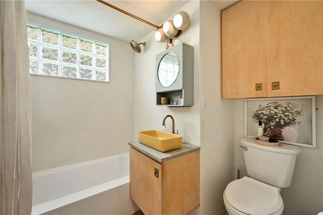 4504 W 78th Street, Prairie Village, KS 66208