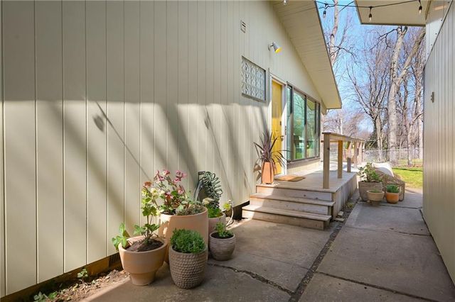 4504 W 78th Street, Prairie Village, KS 66208