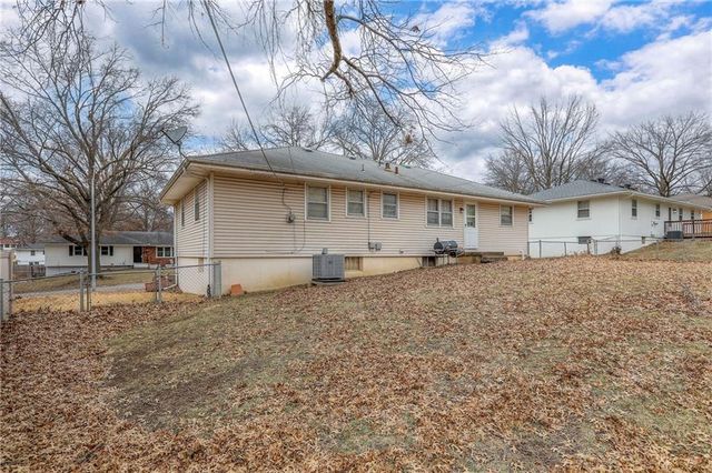 803 N Yuma Avenue, Independence, MO 64056