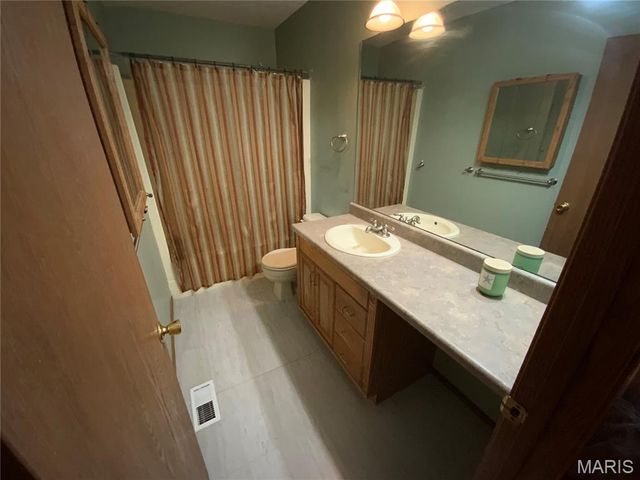 1681 Florine Boulevard A, St Charles, MO 63303