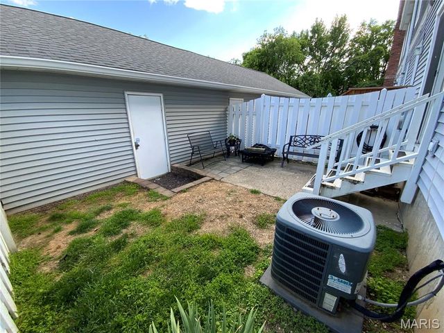 1681 Florine Boulevard A, St Charles, MO 63303