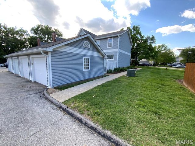 1681 Florine Boulevard A, St Charles, MO 63303
