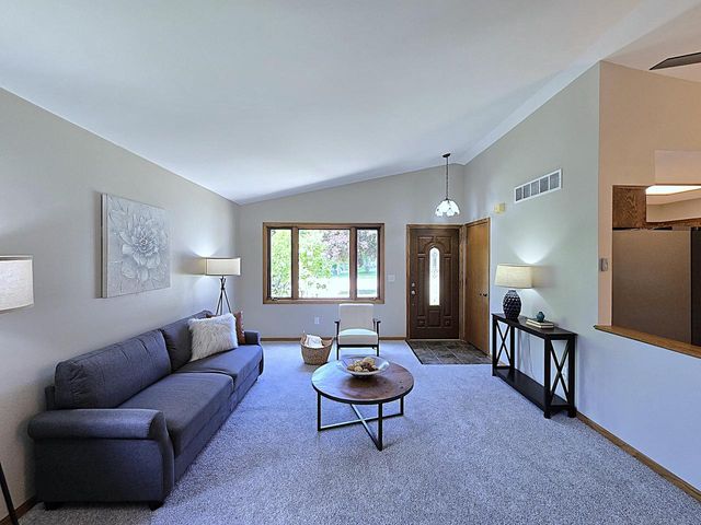 1309 S Indiana AVENUE, West Bend, WI 53095