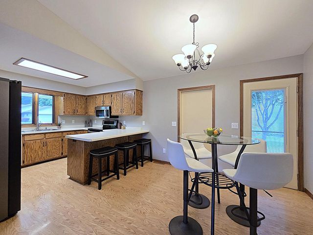 1309 S Indiana AVENUE, West Bend, WI 53095