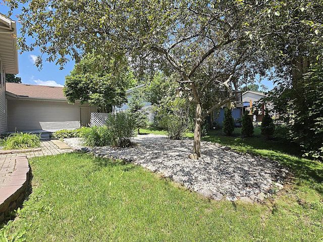 1309 S Indiana AVENUE, West Bend, WI 53095