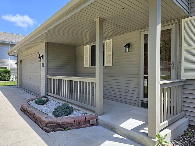 1309 S Indiana AVENUE, West Bend, WI 53095