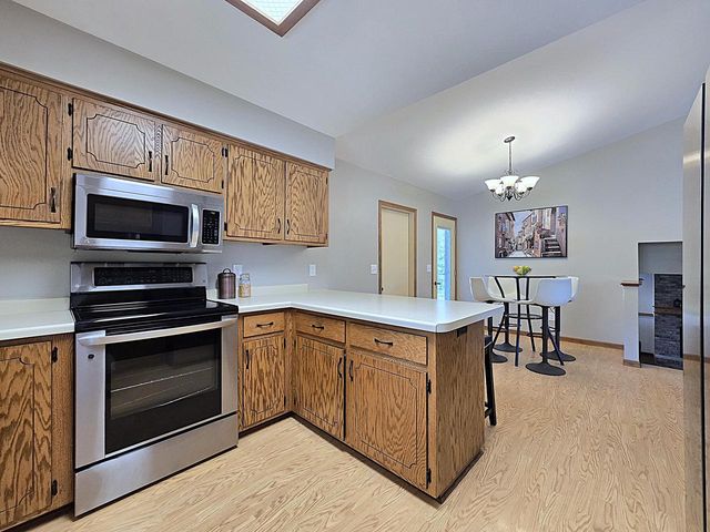 1309 S Indiana AVENUE, West Bend, WI 53095