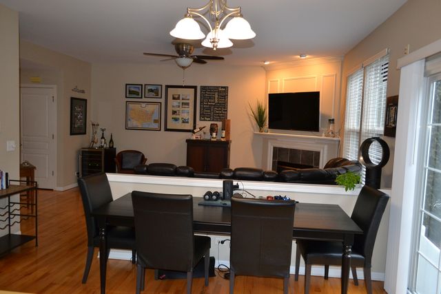 2990 Peachtree Circle, Aurora, IL 60502