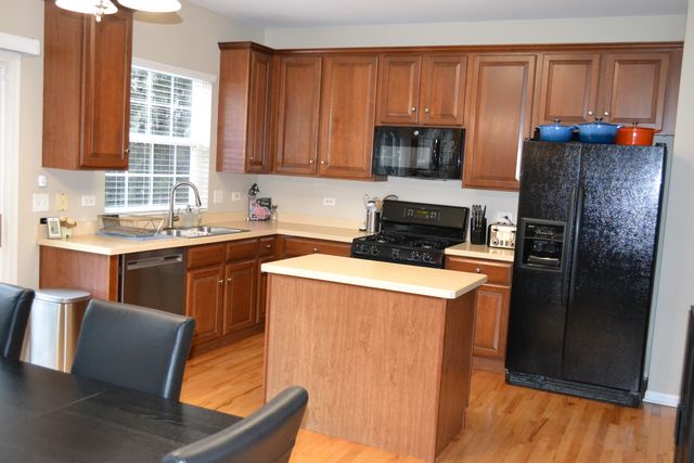 2990 Peachtree Circle, Aurora, IL 60502