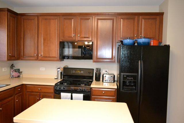 2990 Peachtree Circle, Aurora, IL 60502