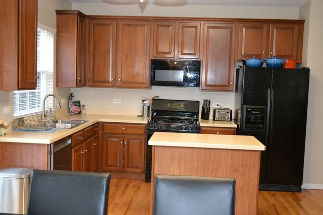 2990 Peachtree Circle, Aurora, IL 60502