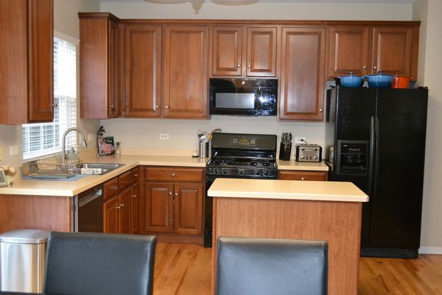 2990 Peachtree Circle, Aurora, IL 60502