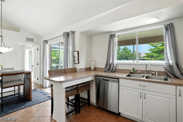 1125 SW 44th TER, Cape Coral, FL 33914