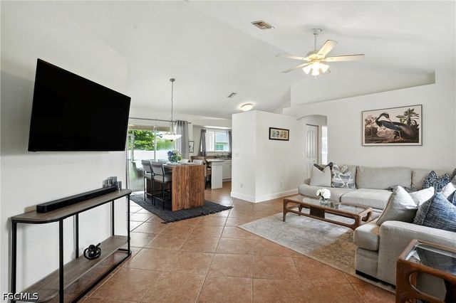 1125 SW 44th TER, Cape Coral, FL 33914