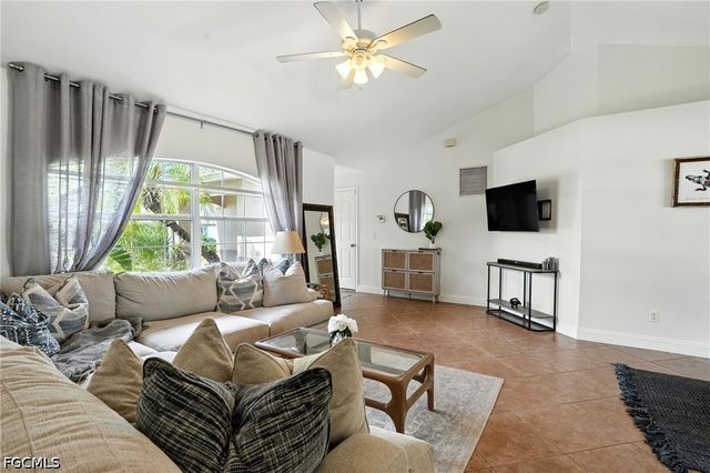 1125 SW 44th TER, Cape Coral, FL 33914