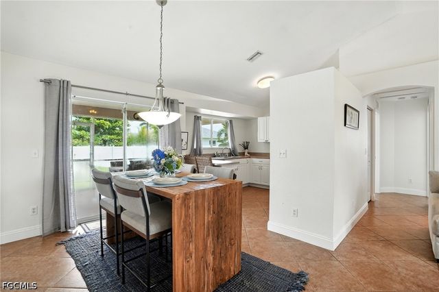 1125 SW 44th TER, Cape Coral, FL 33914