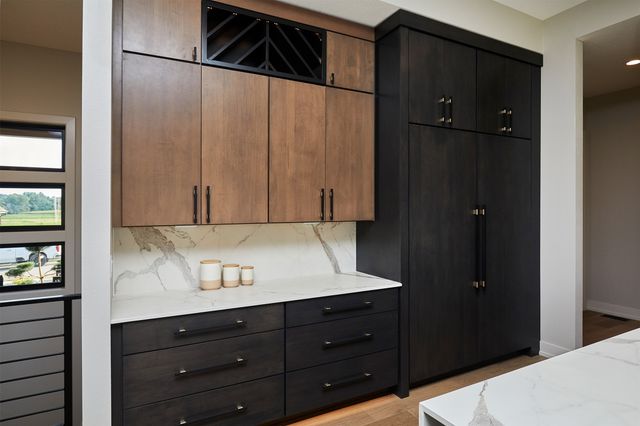 12025 Meadow Springs Drive, Johnston, IA 50131